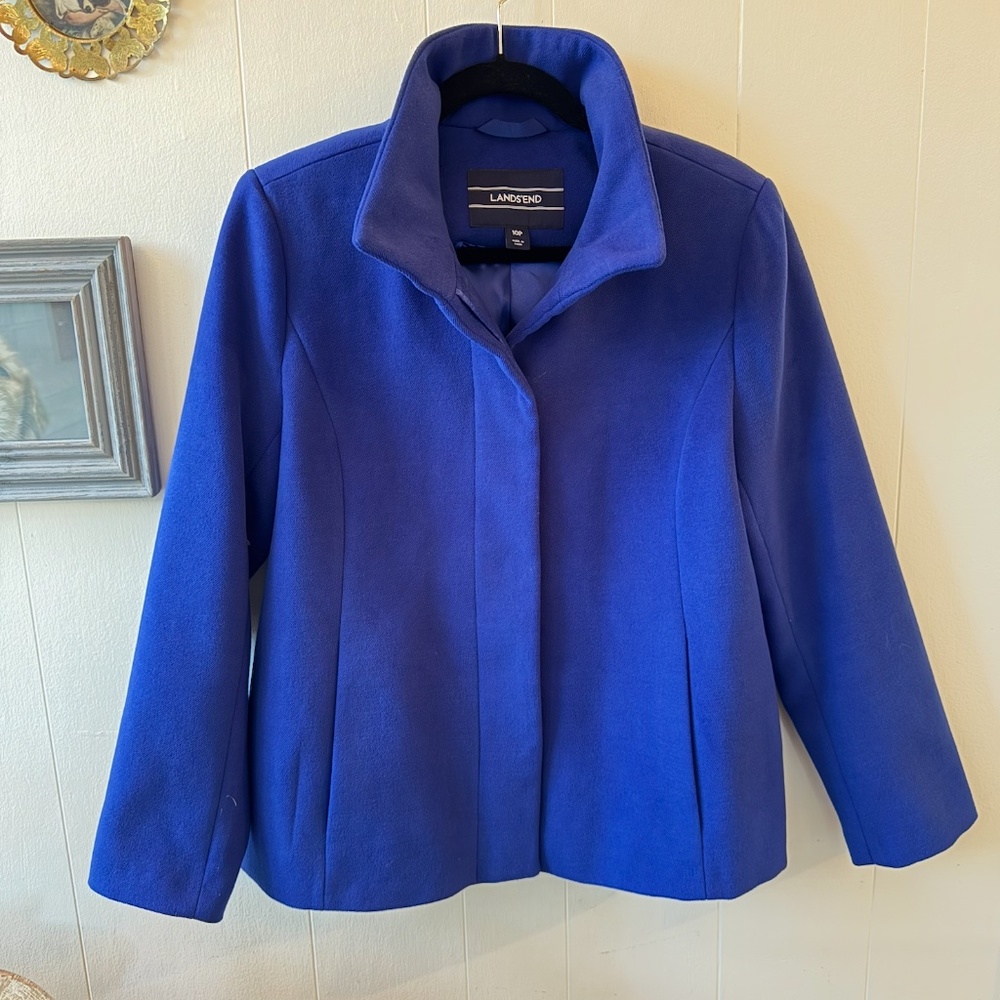 Women's Lands End Cobalt Blue Coat size 10P, EUC